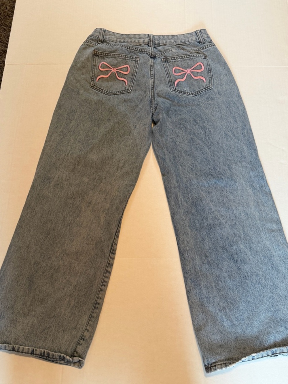 Women’s Light Wash Denim Jeans with Pink Back Pocket Bows size 9